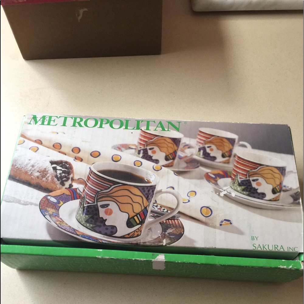 Metropolitan coffee mugs and plates